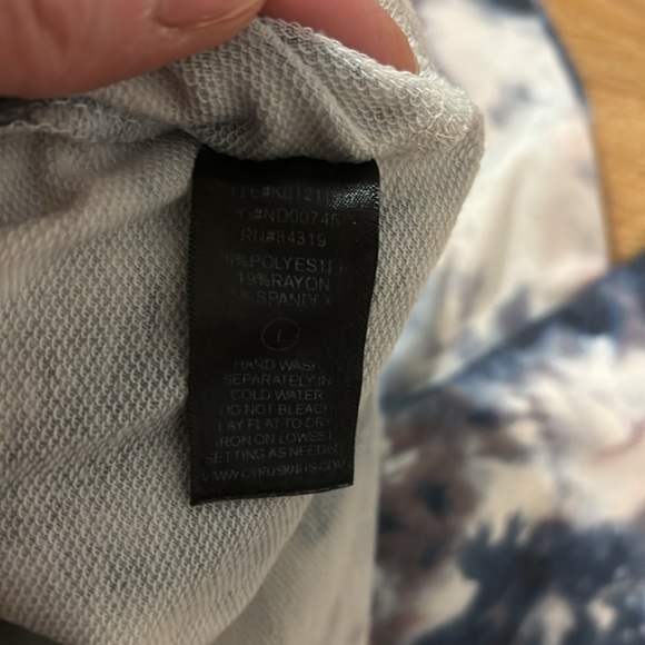 Gorgeous tie dye top - Large - Picture 5 of 5